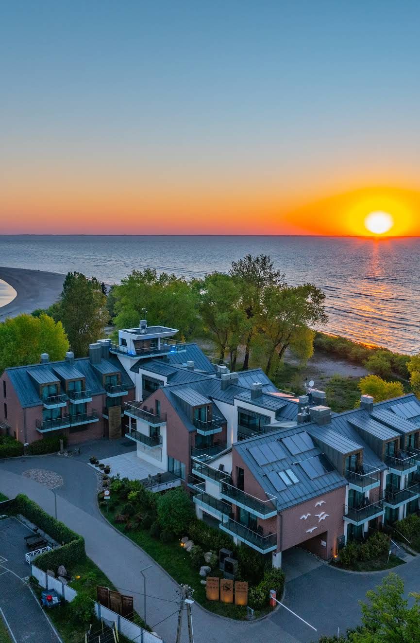 Hotel Skipper w Rewie o zachodzie słońca, widok z lotu ptaka